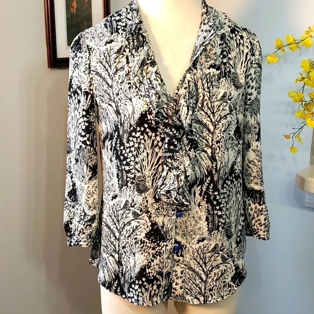 HD IN PARIS ANTHROPOLOGY women's blouse size 2 button up 3/4 sleeves great print